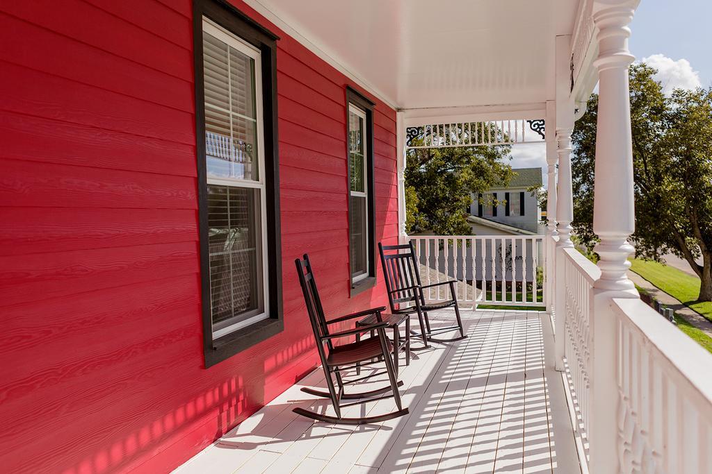 Red Velvet Inn Navasota Dış mekan fotoğraf
