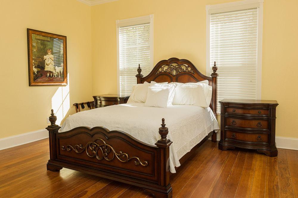Red Velvet Inn Navasota Dış mekan fotoğraf